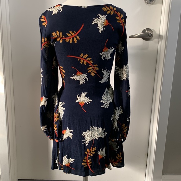 CUPCAKE AND CASHMERE long sleeve short dress - Picture 4 of 12